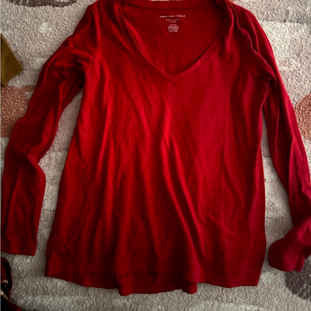 Red/maroon americane eagle long leave! Super soft and cozy!